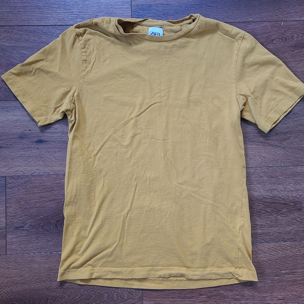 Zara Regular Fit Men Tshirt Mustard sz S